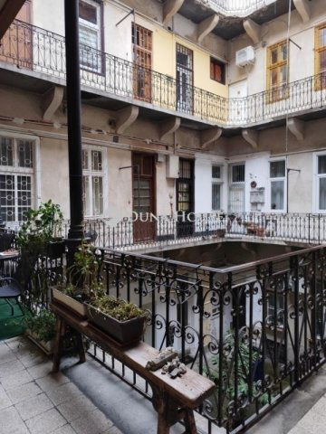 Eladó téglalakás, Budapesten, VIII. kerületben 68.9 M Ft