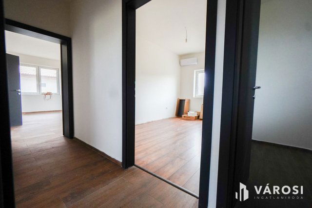 Eladó családi ház, Vácszentlászlón 78.5 M Ft, 5 szobás