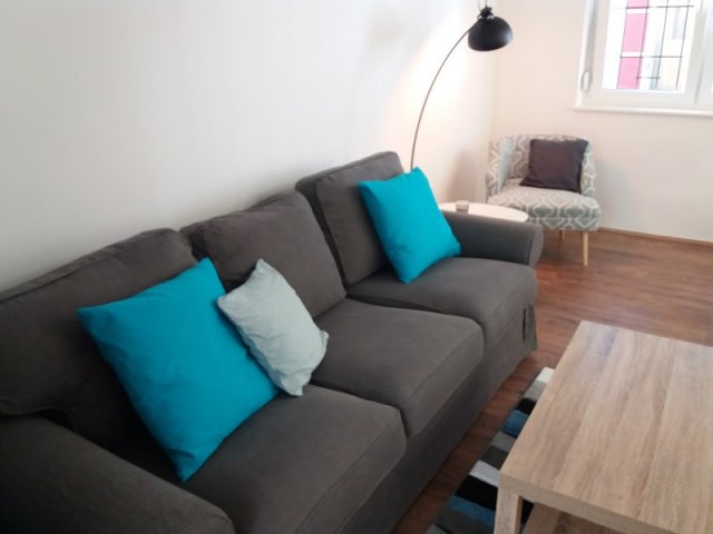 Kiadó téglalakás, albérlet, Pécsett, József Attila utcában