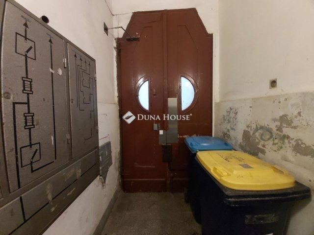 Eladó téglalakás, Budapesten, VI. kerületben 99.9 M Ft, 2 szobás