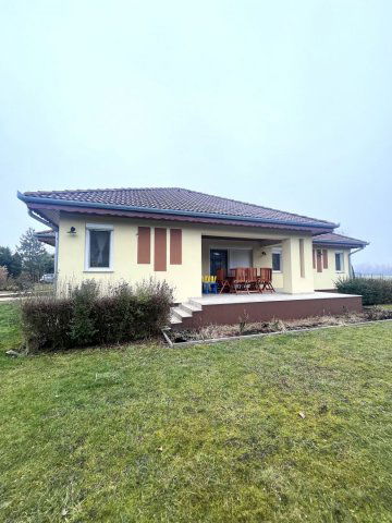 Eladó családi ház, Öttevényen 130 M Ft, 4 szobás