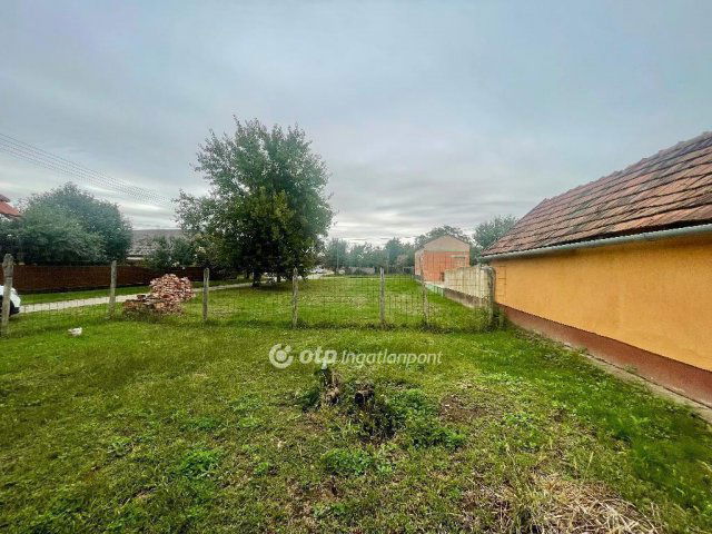 Eladó családi ház, Hajdúböszörményen 27.9 M Ft, 2 szobás