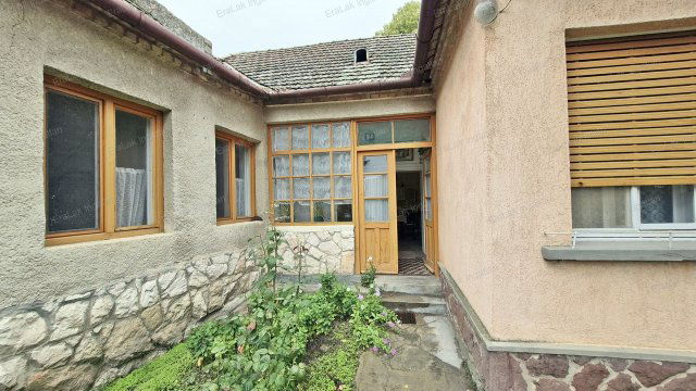 Eladó családi ház, Kajárpécen 32 M Ft, 4 szobás