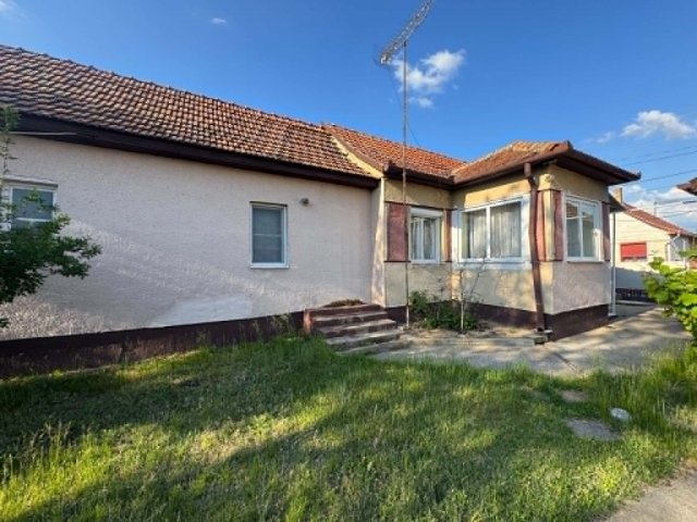 Eladó családi ház, Hosszúpályin 23.999 M Ft, 2 szobás