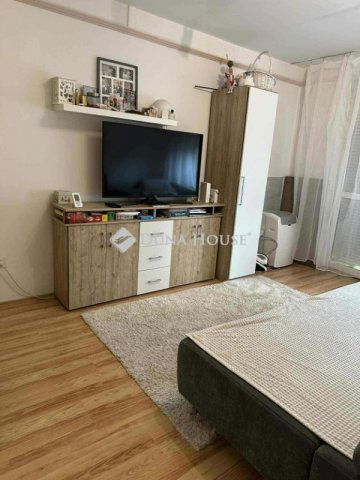 Eladó panellakás, Miskolcon 39.9 M Ft, 3 szobás