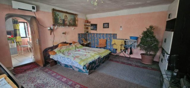Eladó családi ház, Cegléden 16 M Ft, 2 szobás