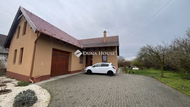 Eladó családi ház, Tápióbicskén 79.9 M Ft, 3 szobás