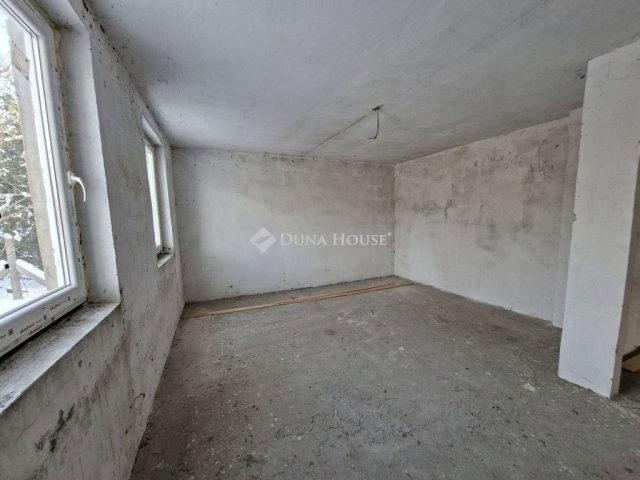 Eladó családi ház, Tóalmáson 60 M Ft, 12 szobás