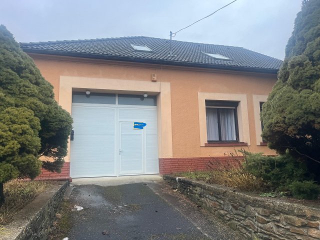 Eladó családi ház, Cákon 99 M Ft, 5 szobás