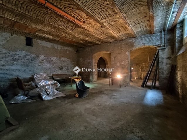 Eladó üzlethelyiség, Budapesten, IX. kerületben 34.99 M Ft