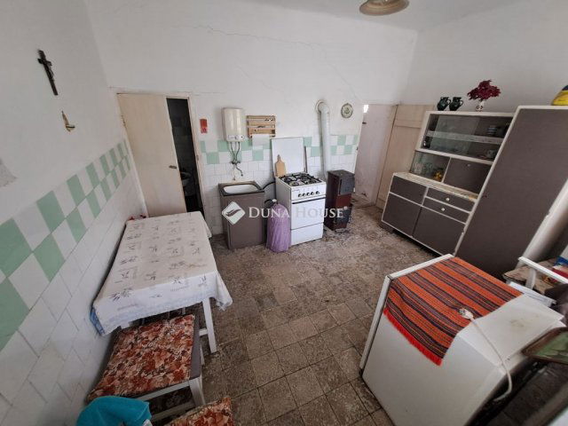 Eladó családi ház, Döbröközön 8.5 M Ft, 2 szobás