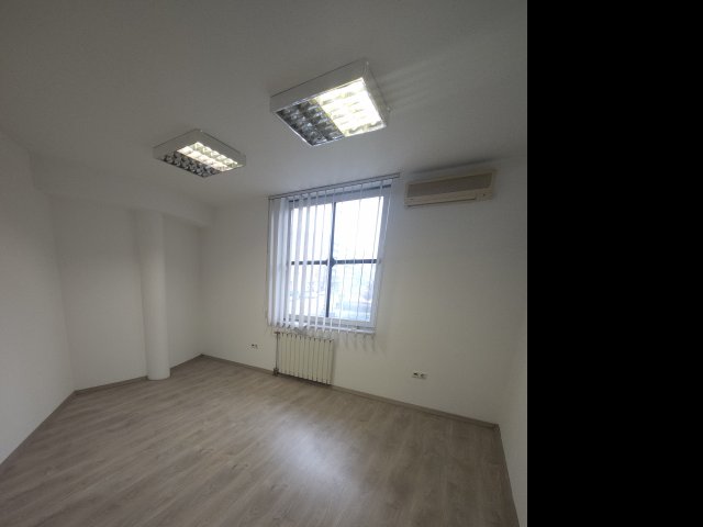 Kiadó üzlethelyiség, Kecskeméten, Széchenyi téren 45 E Ft / hó