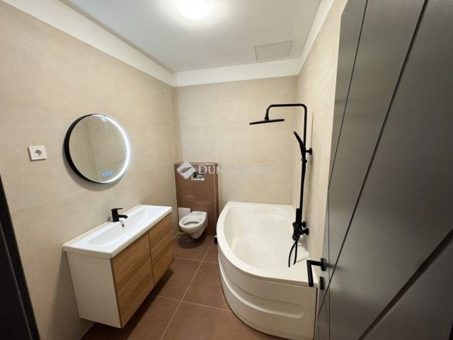 Eladó téglalakás, Budapesten, VII. kerületben 99.9 M Ft