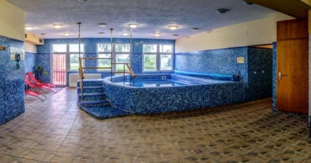 Eladó nyaraló, Zalakaroson 1524.9 M Ft, 44 szobás