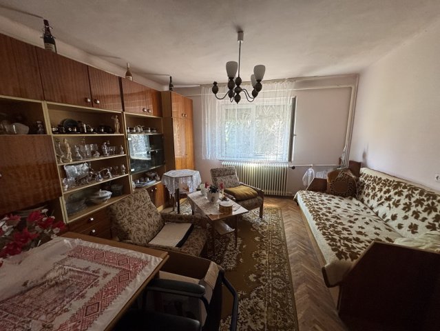 Eladó családi ház, Székesfehérvárott 65 M Ft, 3 szobás