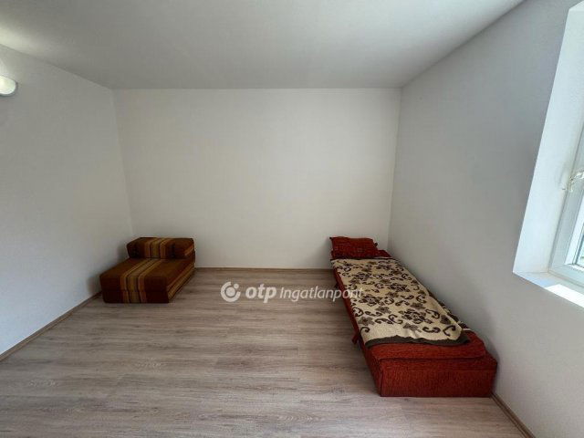 Eladó nyaraló, Abádszalókban 42 M Ft, 2 szobás