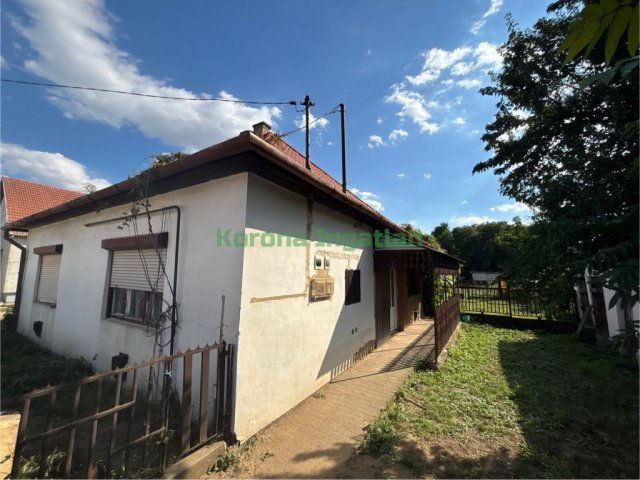 Eladó családi ház, Székelyen 9 M Ft, 2 szobás