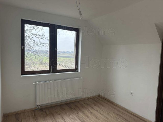 Eladó családi ház, Ádándon 53.5 M Ft, 5 szobás