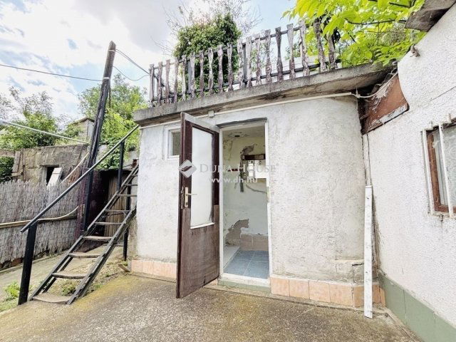 Eladó családi ház, Szigetszentmiklóson 24.95 M Ft, 3 szobás