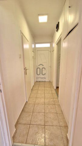 Eladó téglalakás, Szekszárdon 30.5 M Ft, 1 szobás