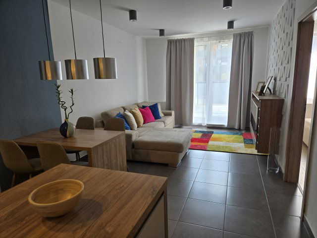 Kiadó téglalakás, albérlet, VIII. kerületben, Corvin sétányon