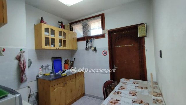 Eladó családi ház, Jászberényben 45 M Ft, 5 szobás