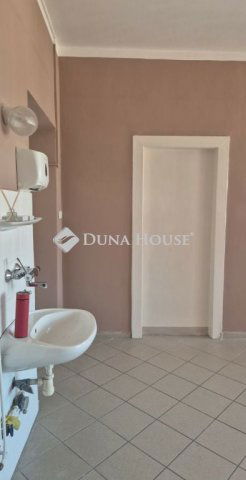 Kiadó üzlethelyiség, Kaposváron 55 E Ft / hó