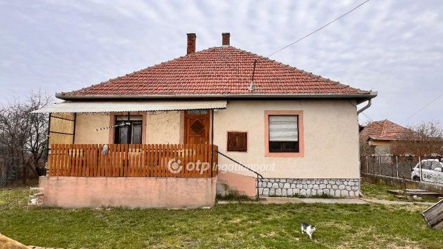 Eladó családi ház, Egerlövőn 20 M Ft, 3 szobás