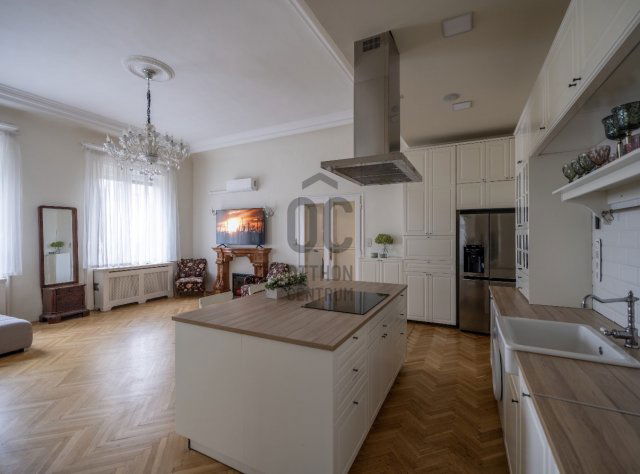 Eladó téglalakás, Budapesten, XIV. kerületben 180 M Ft, 5 szobás