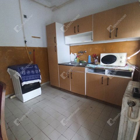 Eladó családi ház, Szolnokon 34 M Ft, 4 szobás