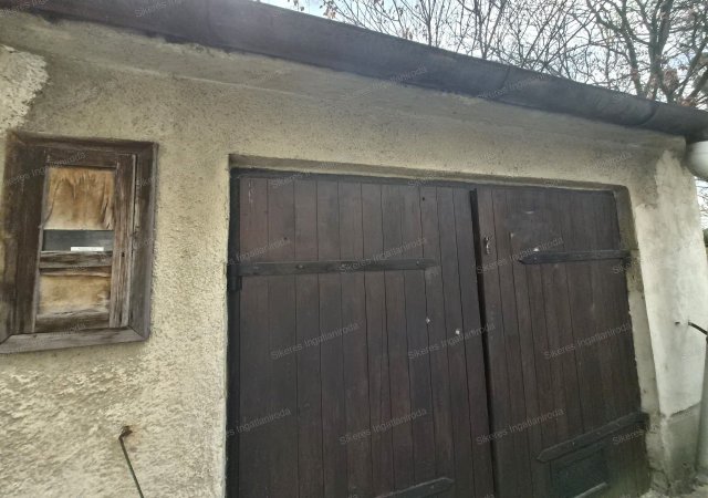 Eladó garázs, Tatabányán 8.5 M Ft, 1 szobás