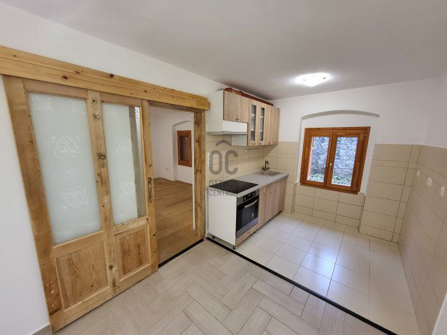 Eladó téglalakás, Pécsett 33 M Ft, 1 szobás