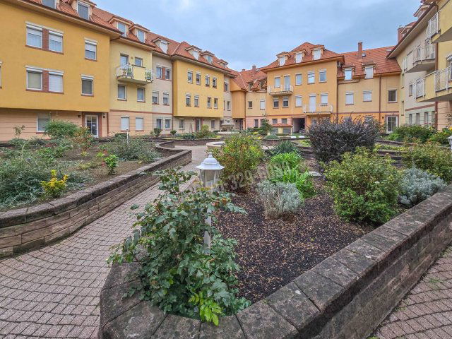 Eladó téglalakás, Sopronban 65 M Ft, 2+1 szobás