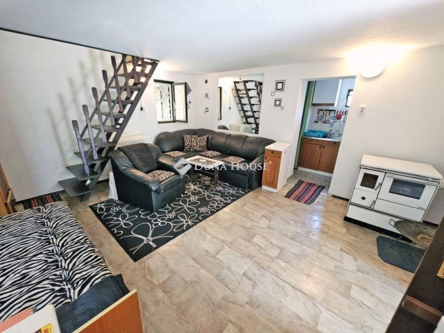 Eladó családi ház, Tápiószentmártonon 24.9 M Ft, 2 szobás