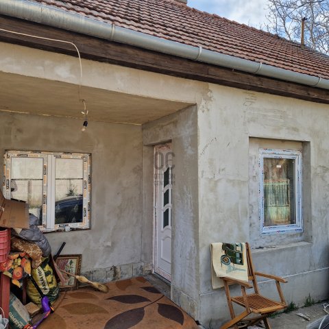 Eladó családi ház, Sárosdon 25 M Ft, 2 szobás