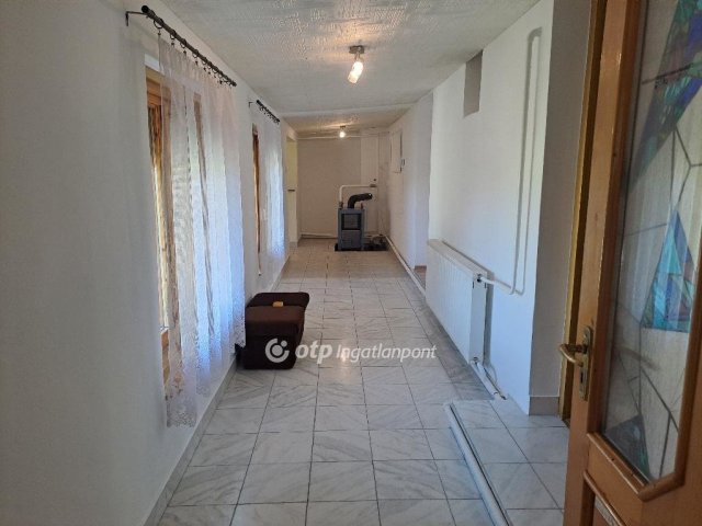 Eladó családi ház, Nagylakon 24.45 M Ft, 5 szobás