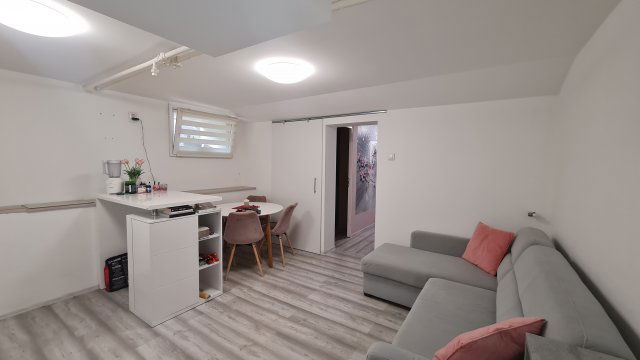 Eladó téglalakás, Dunaújvárosban 21.9 M Ft, 2 szobás