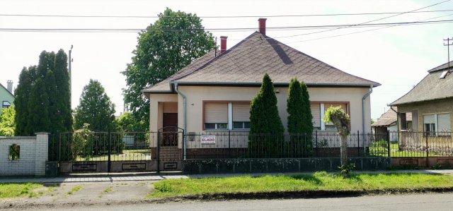 Eladó családi ház, Jászapátiban 25.9 M Ft, 3 szobás