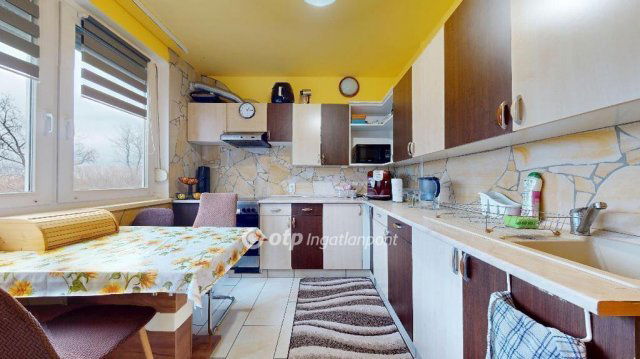 Eladó panellakás, Nyíregyházán 48 M Ft, 2+1 szobás