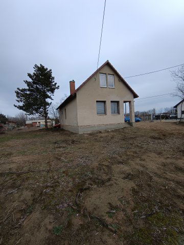 Eladó családi ház, Helvécián 57.9 M Ft, 2 szobás