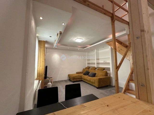 Eladó téglalakás, Budapesten, VIII. kerületben 48 M Ft, 1 szobás