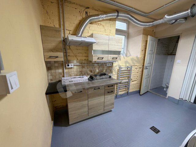 Kiadó téglalakás, albérlet, X. kerületben, Martinovics téren