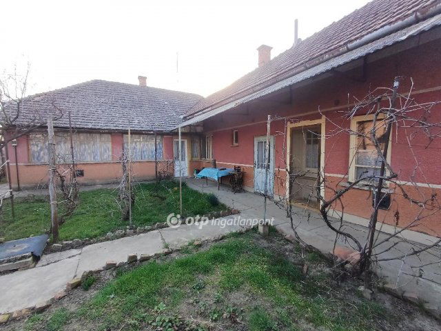 Eladó családi ház, Csongrádon 19.8 M Ft, 3 szobás