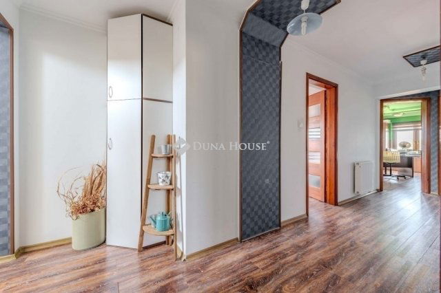 Eladó családi ház, Szegeden 225 M Ft, 7 szobás