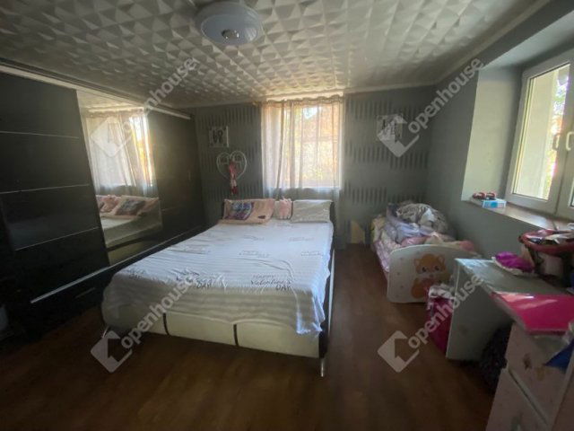Eladó családi ház, Sárbogárdon 25 M Ft, 1 szobás