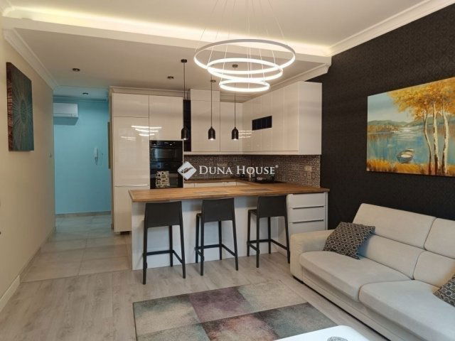 Eladó téglalakás, Budapesten, XI. kerületben 135 M Ft, 3 szobás