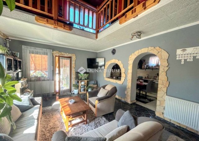 Eladó családi ház, Dabason 84.9 M Ft, 6 szobás