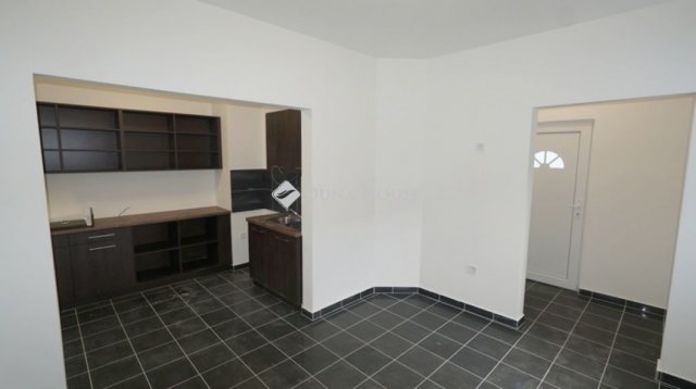 Eladó üzlethelyiség, Zalaszentivánon 130 M Ft, 2 szobás