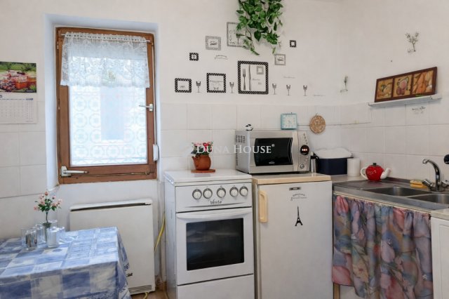 Eladó téglalakás, Celldömölkön 25.3 M Ft, 2 szobás