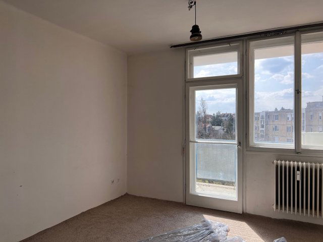 Eladó téglalakás, Esztergomban 39.5 M Ft, 1+1 szobás